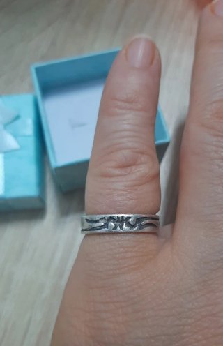 Anillo de plata con diseño