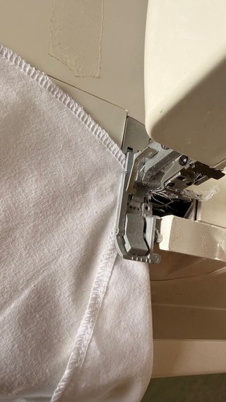 Máquina Pfaff Coverlock 4852