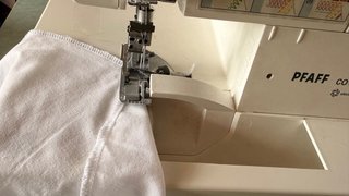 Máquina Pfaff Coverlock 4852