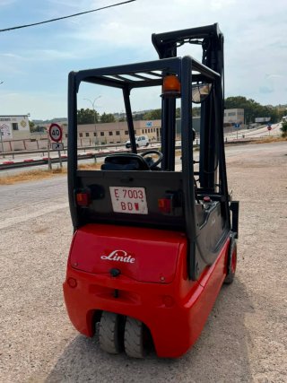 Carretilla elevadora Linde E16C matrículada