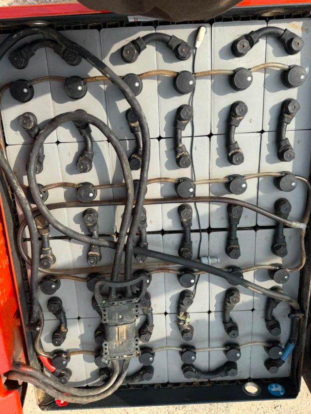 Carretilla elevadora Linde E16C matrículada