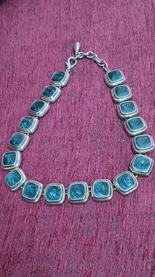 Conjunto Collar y Pendientes Cuadrados