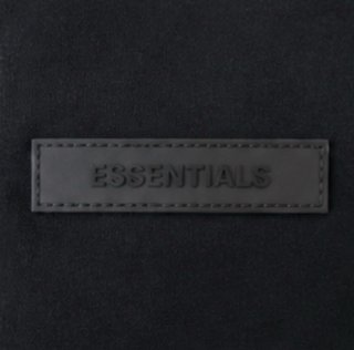 Camiseta Essentials Negra Talla XS/S