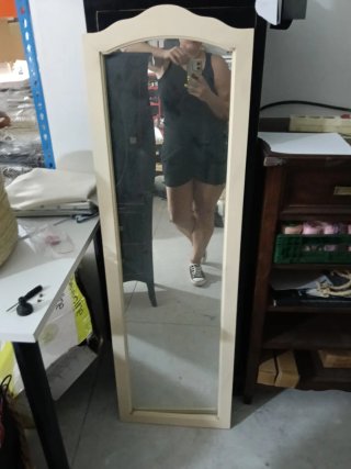 Espejo de pie madera beige