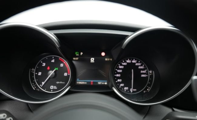 Alfa Romeo Giulia 2022, foto 16