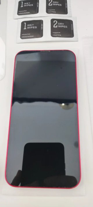 iPhone 13 Rojo con Funda y Protectores cristal tem