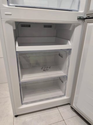 Frigorífico Combi Hisense RB390N4AWE