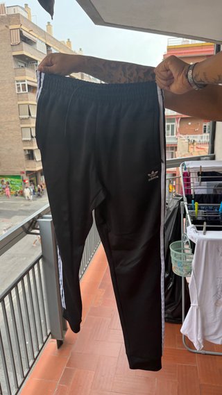 Chándal Adidas Negro con Rayas Blancas