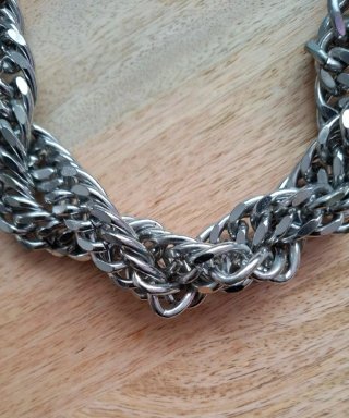 Collar Zara Cadenas Entrelazadas maximalista