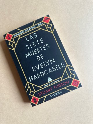 Las Siete Muertes de Evelyn Hardcastle