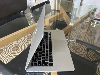 MacBook Air 13 2017 8GB RAM 128GB SSD COMO NUEVO