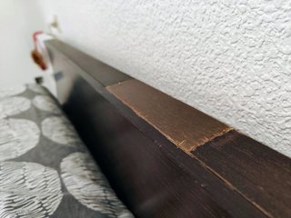 Mesita de noche y cabecero de cama