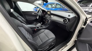 Mercedes-Benz GLA 200 2015