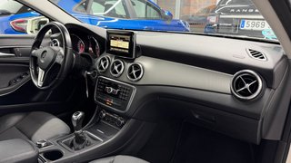 Mercedes-Benz GLA 200 2015