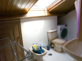 2 habitaciones (principal+sala) + 1 baño propio