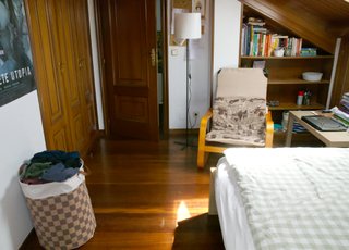 2 habitaciones (principal+sala) + 1 baño propio