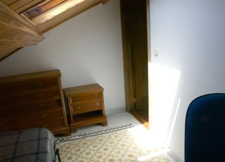 2 habitaciones (principal+sala) + 1 baño propio