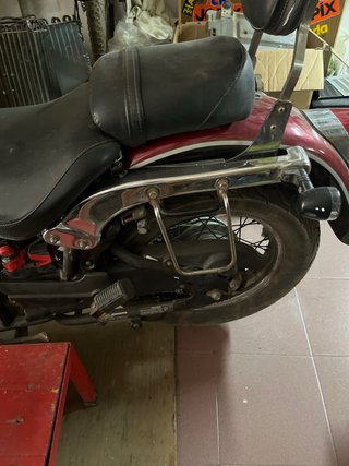 Moto Cruiser Daelim Roja y Plateada