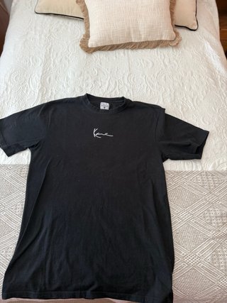 Camiseta Karl Kani Negra Estampado Trasero
