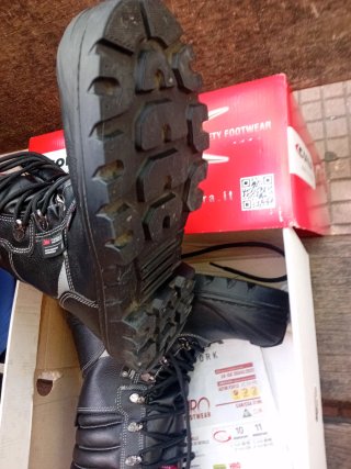 Botas de seguridad Cofra Talla 40.5