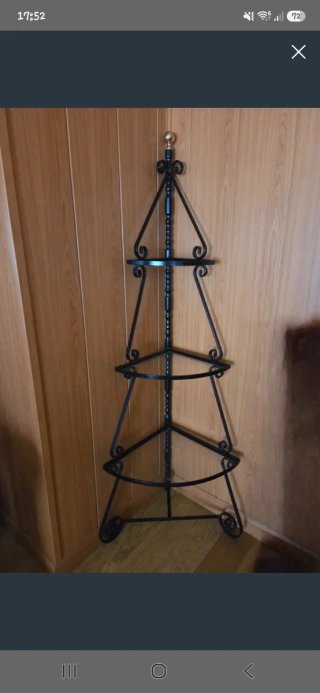 Estantería de forja negra con cristal