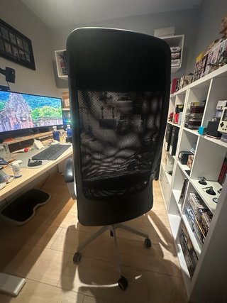 Silla escritorio Markus Ikea Negra Cuero Usada
