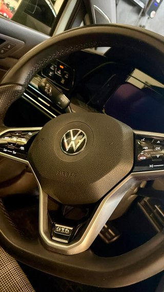 Volkswagen Golf 2021