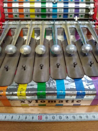 Xilófono infantil con tambor de colores