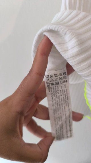 Camiseta tirantes blanca con ribete neón