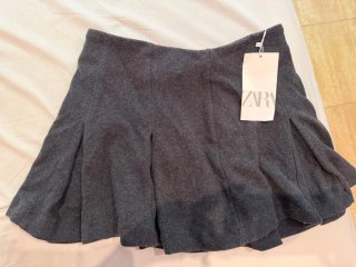 Falda corta Zara gris