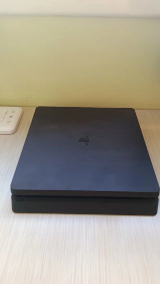 Consola PS4 + 2 Mandos
