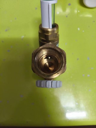 Válvula DN20 latón con medidor