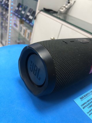 Altavoz jbl charge 3