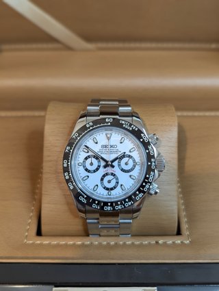 Reloj Seiko Mod Daytona Oyster Blanco Negro Panda