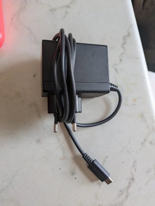 Nintendo Switch V2 + Dock + Scatola + Accessori