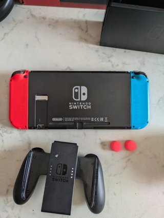 Nintendo Switch V2 + Dock + Scatola + Accessori