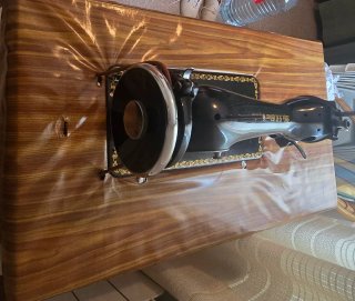 Máquina de coser Alfa antigua.