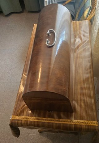 Máquina de coser Alfa antigua.