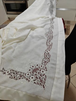 lenzuola matrimoniali in puro lino e pizzo Cantù