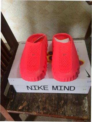 Nike Mind 001 Rojo Solar EU 42 Nuevas