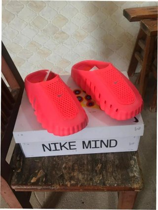 Nike Mind 001 Rojo Solar EU 42 Nuevas