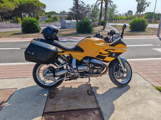BMW Moto Touring Amarilla y Negra