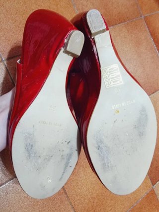 Scarpe rosse con tacco a zeppa