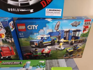 Lote Juguetes Lego, Dardos y Peluche