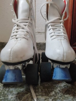Patines de 4 ruedas blancos