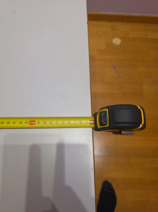 Mesa de trabajo metálica y madera