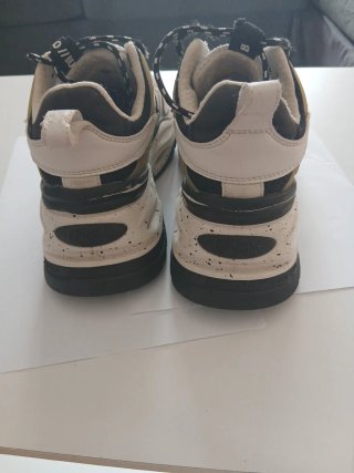 Zapatillas Buffalo negras y blancas