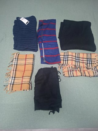 Bufandas de lana y cuadros
