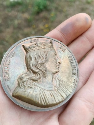 Medalla Francesa Clovis III Rey de Francia