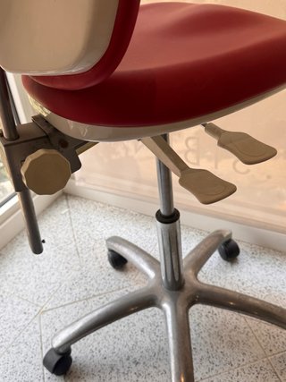 Taburete giratorio con respaldo